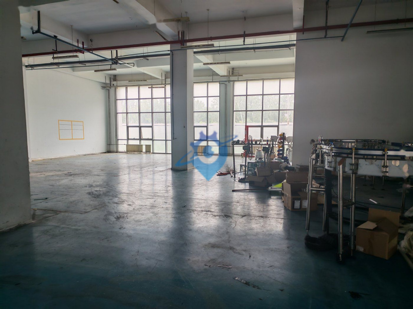 空港一楼可分租，集中供暖正规园区手续齐全，可生产仓储组装研发等