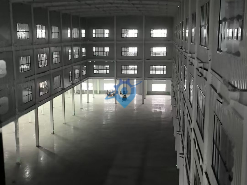 东西各有高速口，独立院落，水电齐全！，