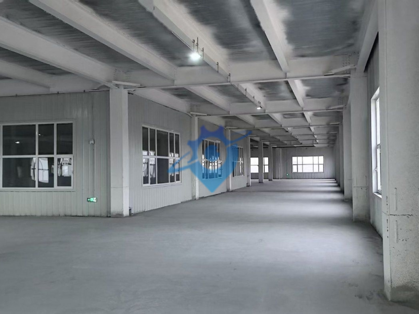 东西各有高速口，独立院落，水电齐全！，